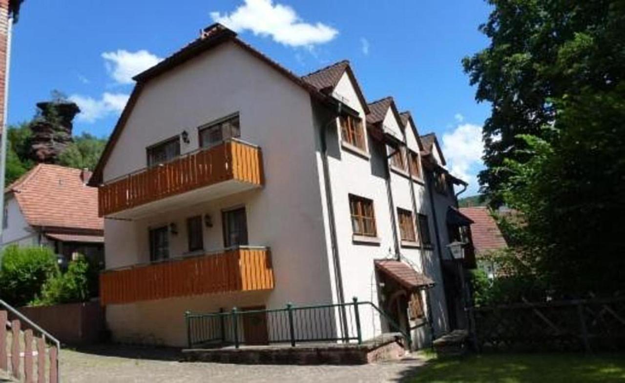 Pension - Gaestehaus Zum Pfaelzerwald Hinterweidenthal Exterior foto