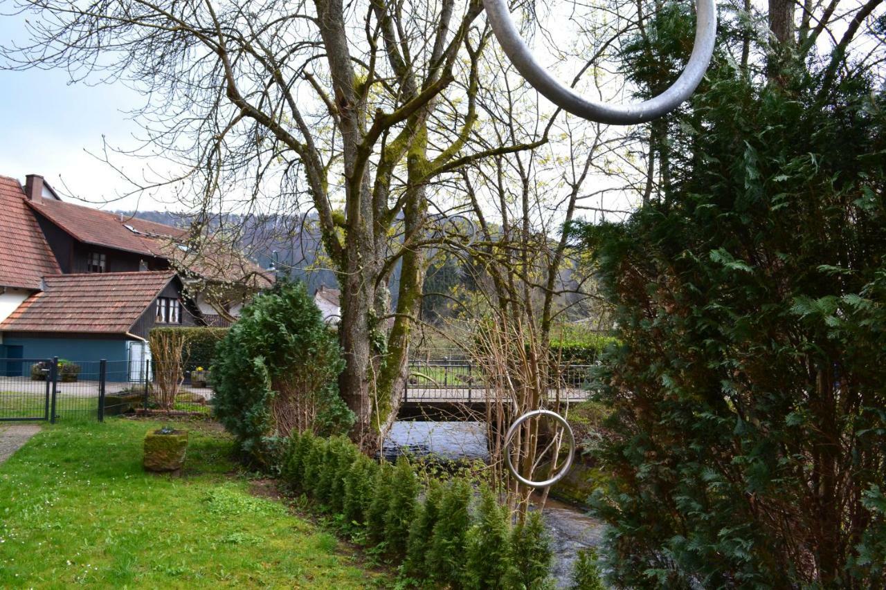 Pension - Gaestehaus Zum Pfaelzerwald Hinterweidenthal Exterior foto